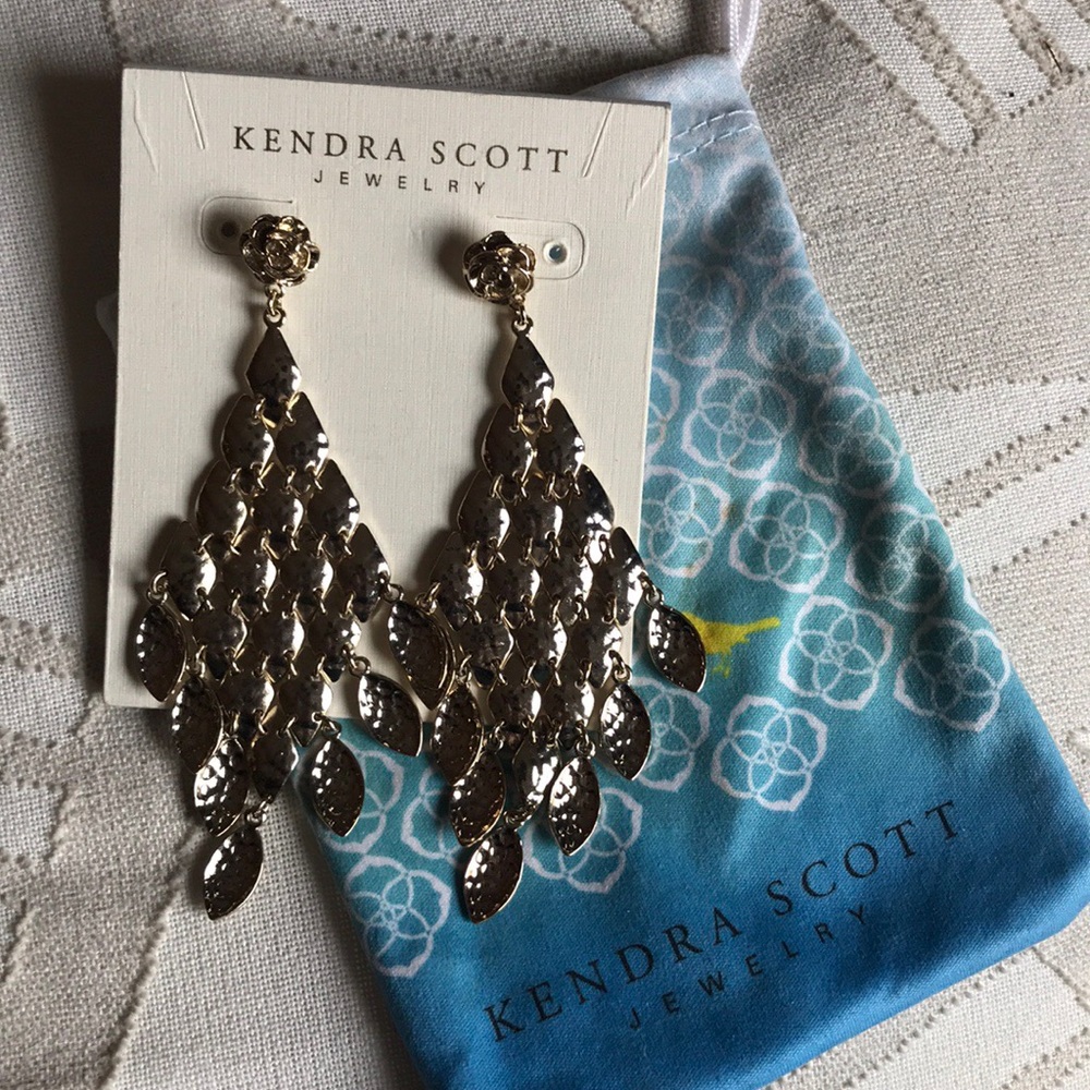 NEVER WORN Kendra Scott Gold Drop Earrings
